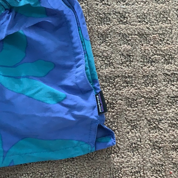 Patagonia Barely Baggies Shorts 2.5” Inseam - Picture 4 of 4